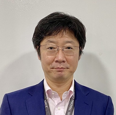 渡辺部長トリミング写真2.jpg